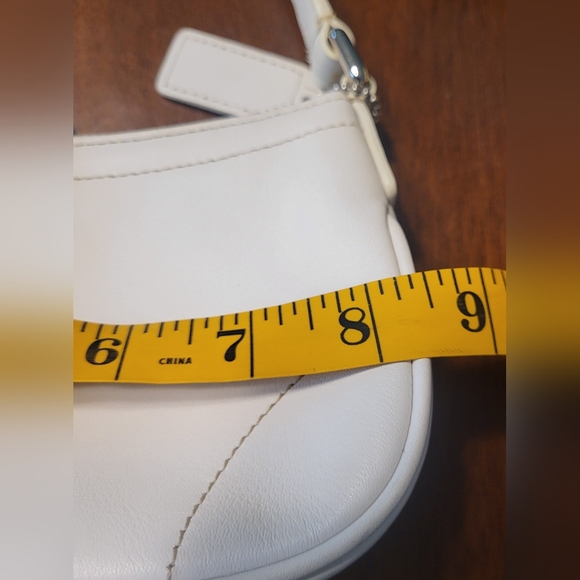 Coach Vintage 2004 Y2K Soho Flap Buckle White Leather Shoulder Mini Bag Purse - Picture 14 of 17